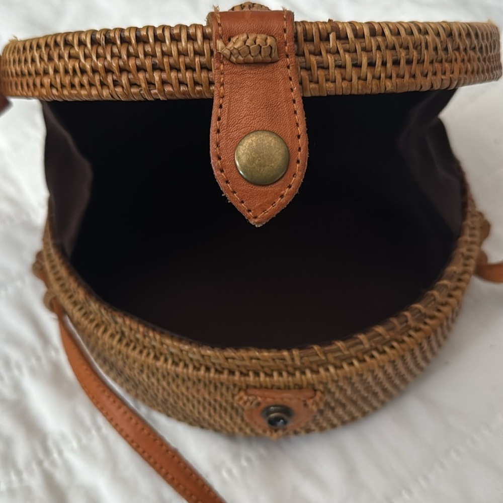 Round Rattan Bag - Picture 4 of 4